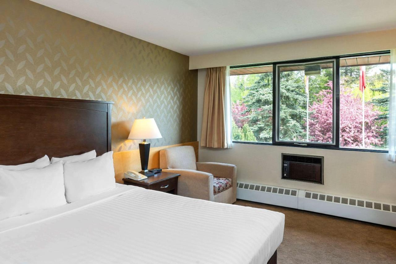 Prestige Riverside Lodge Quesnel Eksteriør billede