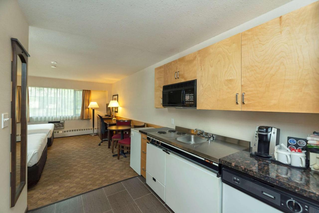 Prestige Riverside Lodge Quesnel Eksteriør billede
