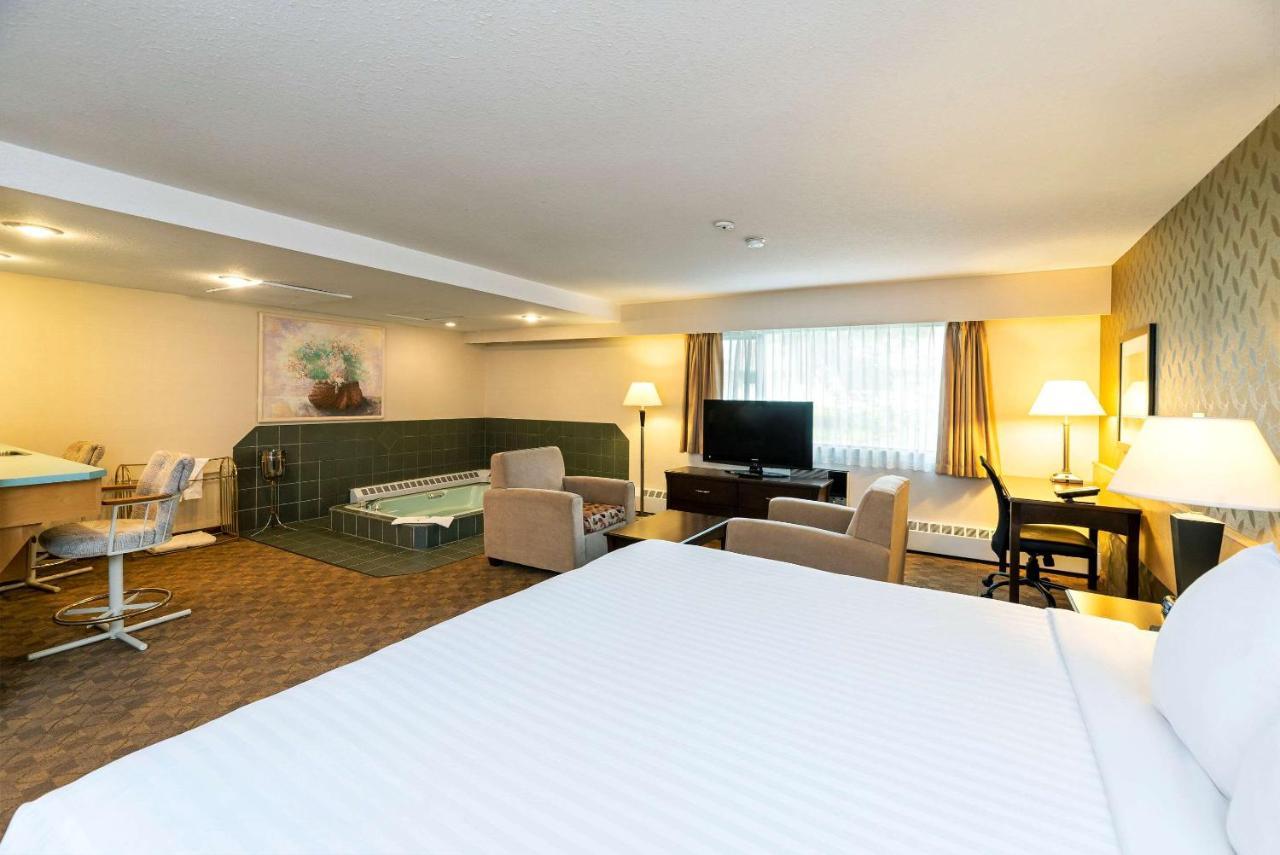 Prestige Riverside Lodge Quesnel Eksteriør billede