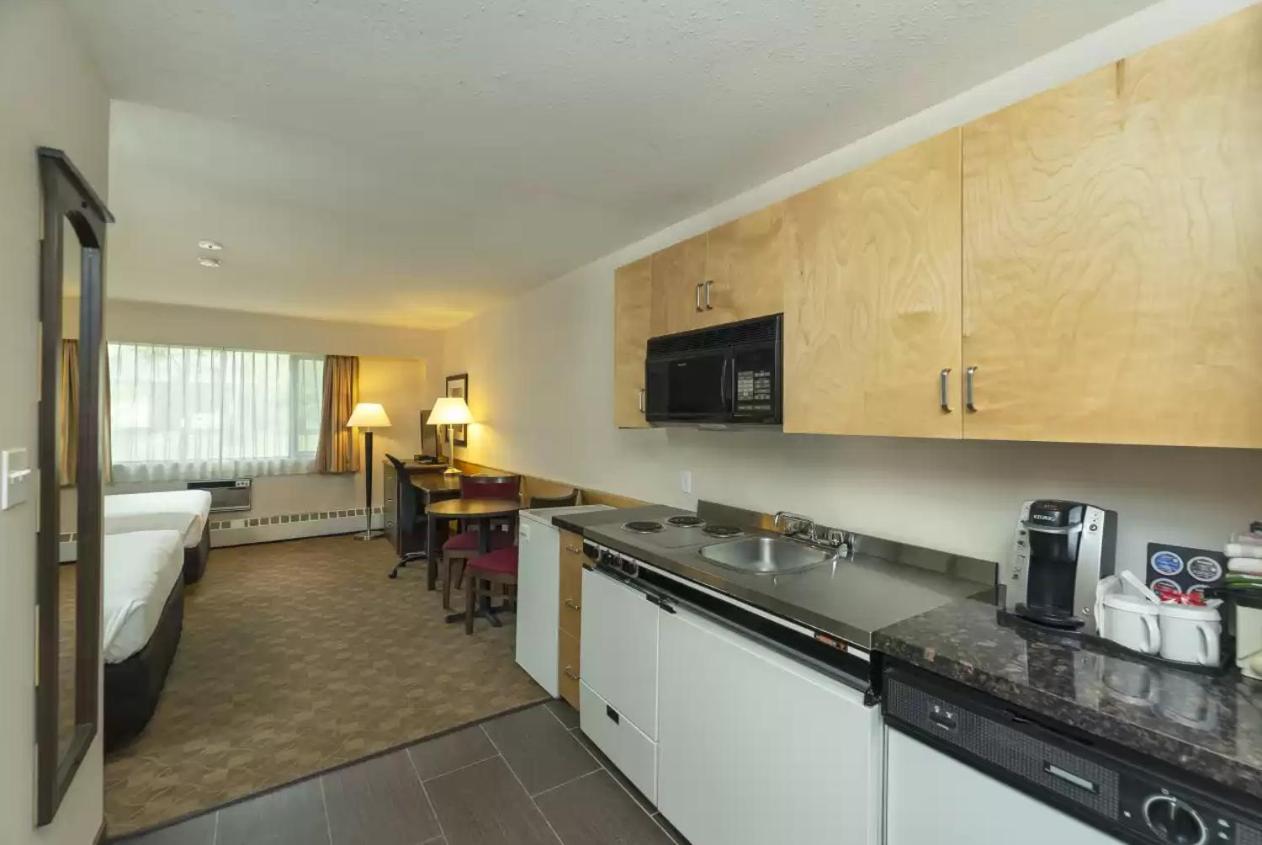 Prestige Riverside Lodge Quesnel Eksteriør billede